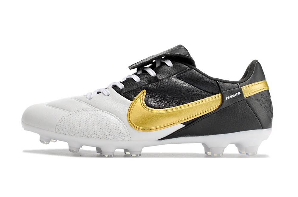 Nike Premier II SE FG: best women’s soccer cleats